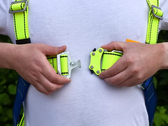 Testheveder ár és hatékonyság: miért éri meg a gyorscsatos változat?